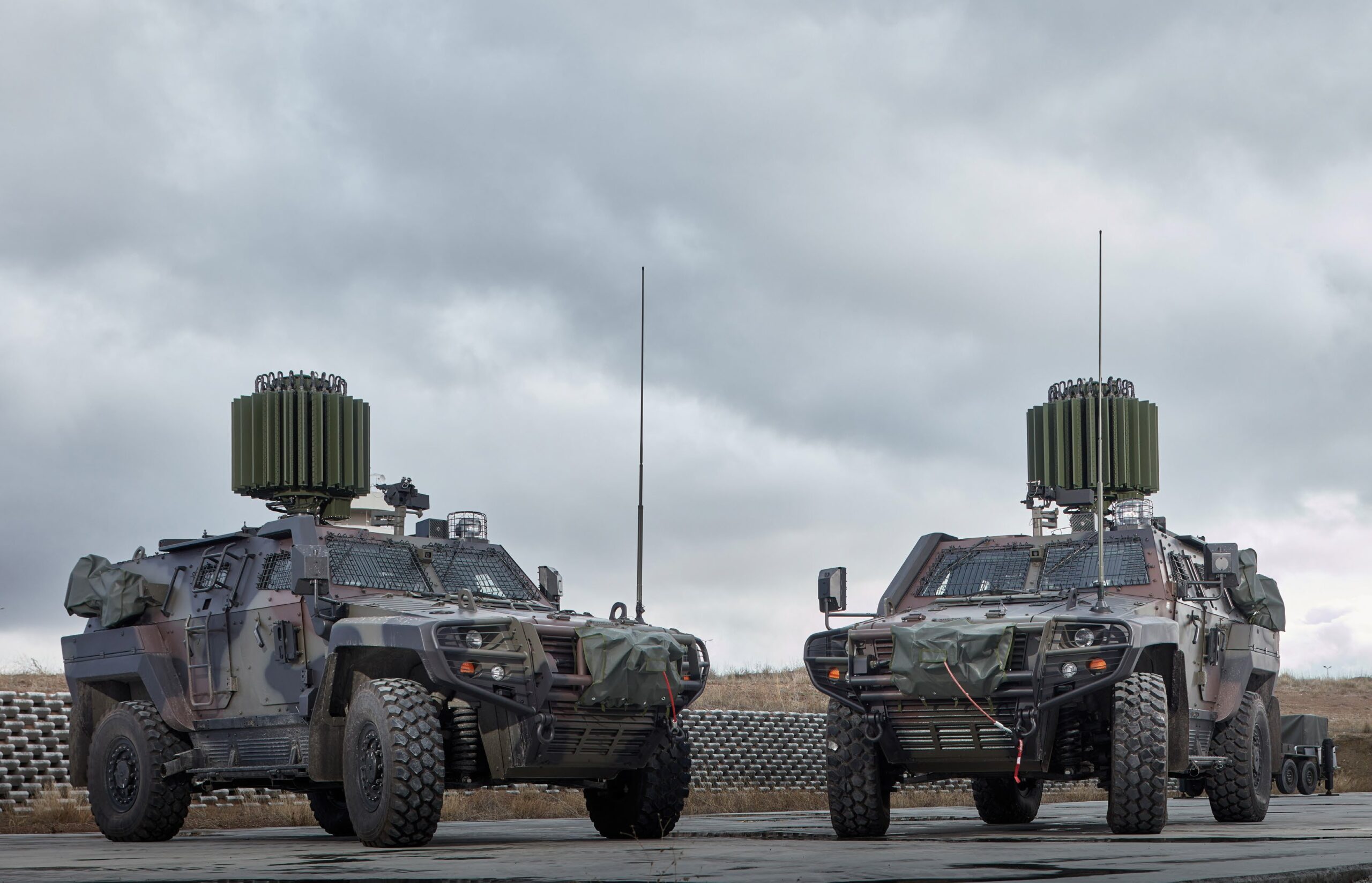 Kuwait Competing offers for land radars